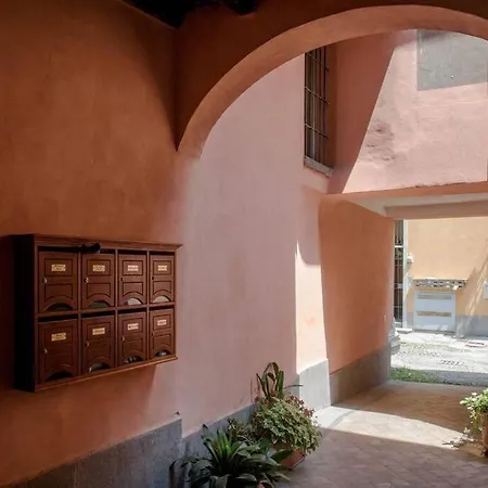 Central Apartment Como