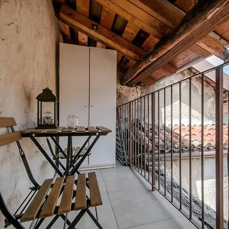 Central Apartment *