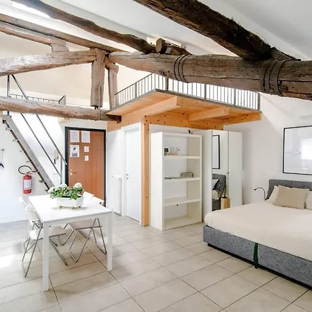 Central Apartment Como