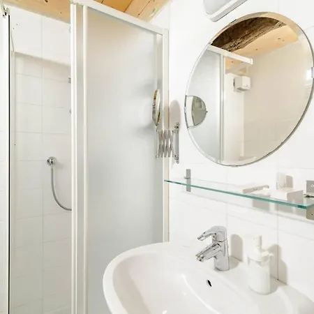Central Apartment *